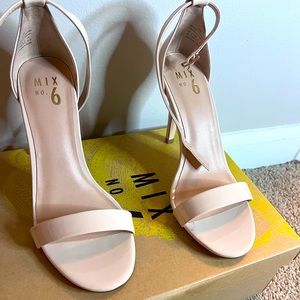 Mix 6 sandals tan size 8